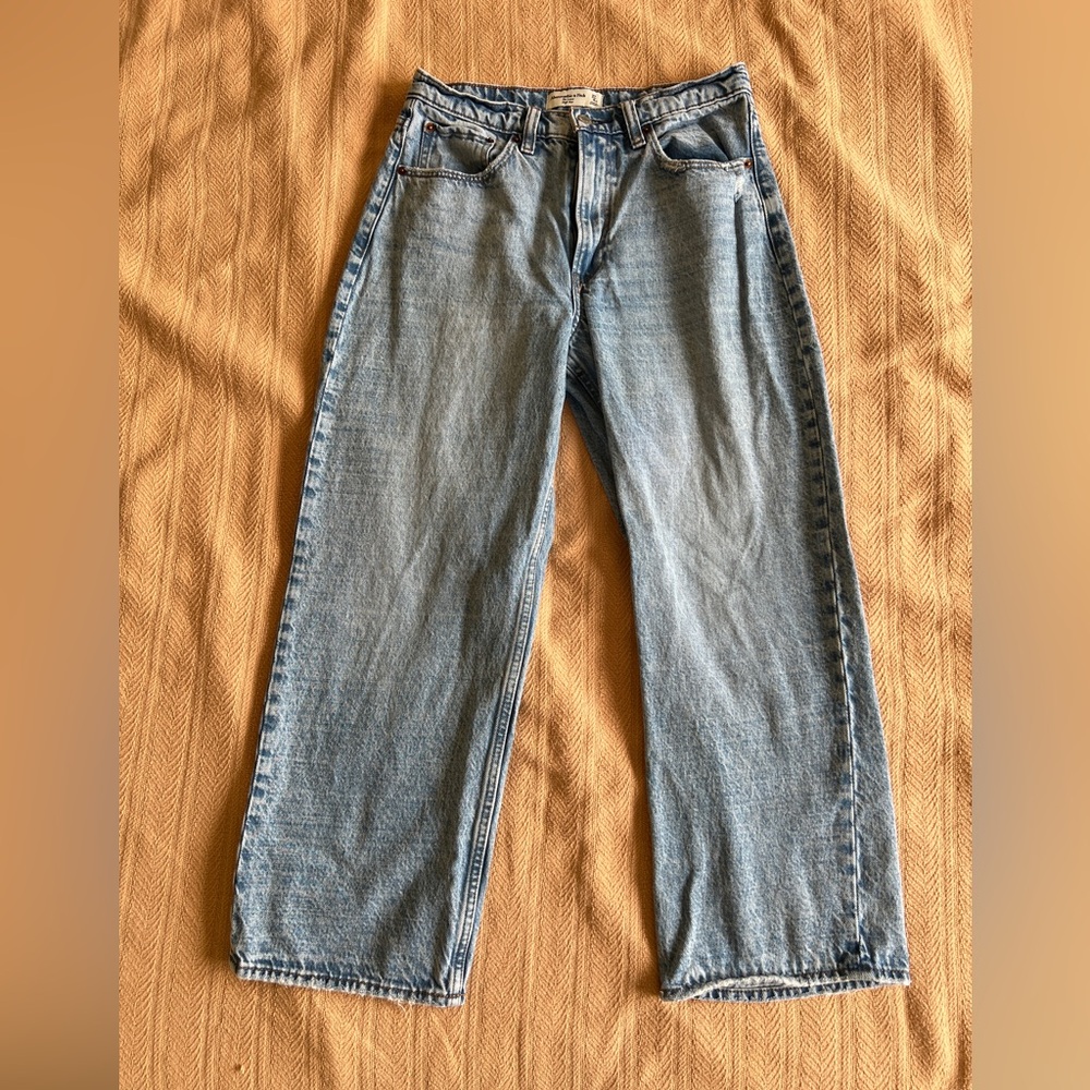 Abercrombie & Fitch Light Blue The Loose High Rise Jeans size 27/4 XS